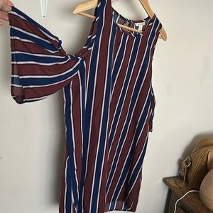 “Cold shoulder” style dress, mid thigh length, from boutique